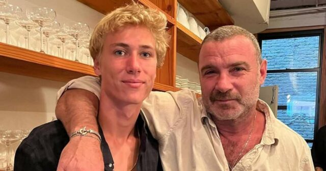 Naomi Watts e ex Liev Schreiber Blended Family Album