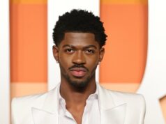 Lil Nas é acusado de delitos e preso após a hospitalização Lil Nas X zomba daqueles que dizem que ele é possuído por um demônio gay
