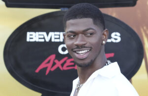 Lil Nas preso depois que a polícia diz que um rapper quase nu acusado de policiais Lil Nas preso depois que a polícia diz que um rapper quase nu acusado de policiais