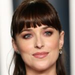 Love Dakota Johnson $ 1.050 Gucci Loquers? Este torque de US $ 53 é quase idêntico