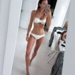 Luisa Zissman continuou a exibir orgulhosamente sua figura em uma série de snaps de biquíni no domingo depois de bater em skinny-shamers
