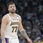 Luka Doncic assinou 3 anos, extensão de US $ 165 milhões com Lakers - relatórios