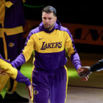 Luka Doncic está batendo em silêncio depois que você assinou US $ 165 milhões com o Lakers