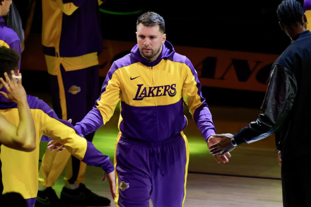 Luka Doncic está batendo em silêncio depois que você assinou US $ 165 milhões com o Lakers

