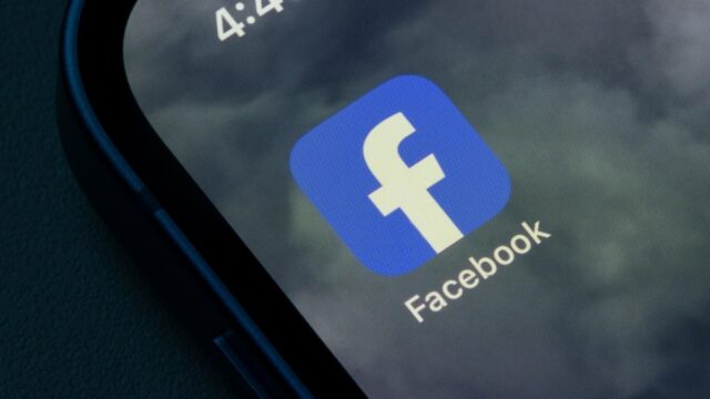 Luta contra os golpistas no Facebook -usuários com esta programação de phishing

