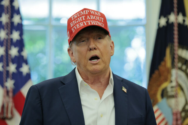 Maga reage aos comentários de Trump de Ghislaine Maxiwell




