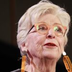 CANBERROR, Austrália - 13 de agosto: Maggie Beer, fundadora do endereço da Maggie Beer Foundation no meio do National Press Club em 13 de agosto de 2025 em Canberi, Austrália. (Foto de Hilary Paperhaugh / Getty Images)