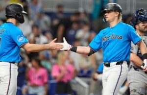 Marlins def. Yankees, vence o primeiro lugar em Nova York Marlins def. Yankees, vence o primeiro lugar em Nova York