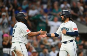 Meriners Eegenio Suarez, Josh Niler Procure meias brancas Fluste MLB: Chicago White Sox em Seattle Meriners