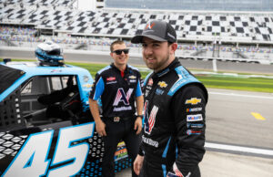 “Meu trabalho é garantir que todos os nossos parceiros tenham sido resolvidos”: Yeğen Motorsports GM está lavando o que faz com que Kaden Honeycutt seja liberado imediatamente Chevrolet para a sessão de teste da NASCAR Truck Series em Charlotte de Charlotte. Fonte: Getty