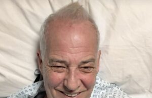 Michael Barrymore, 73 anos, revela diagnóstico de saúde de choque que levou a mini -beat quando ele estende a mão para os fãs para obter apoio em postagens comoventes Michael Barrymore revelou um diagnóstico de saúde choque que levou a mini golpes quando ele foi suficiente para os fãs para apoio em um vídeo de Tiktok de partir o coração na quinta -feira