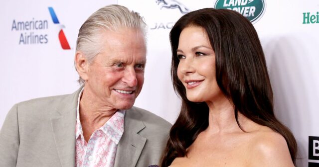 Michael Douglas e Catherine Zeta Jones Relationship Timeline



