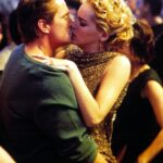 Michael Douglas refutou as reivindicações de Sharon Stone de que tinham uma linha em chamas antes de se encontrarem no set de seu thriller erótico instinto básico; Imagem no filme 1992