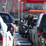 Milhares de americanos são instruídos a evitar pistas drive-through