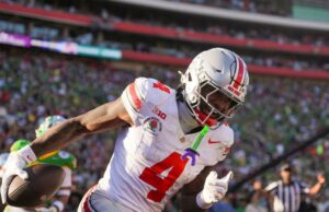 Minha equipe All-American de pré-temporada da AP: Klubnik, de Clemson, Smith, do Estado de Ohio, lidera o caminho quando dois jogadores do Oregon fazem o corte Minha equipe All-American de pré-temporada da AP: Klubnik, de Clemson, Smith, do Estado de Ohio, lidera o caminho quando dois jogadores do Oregon fazem o corte