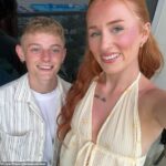 Millie Smith, 21, (foto à direita) do Reino Unido, recebeu uma onda de reação em seu canal Tiktok @MimiandChow, de pessoas que comentam que seu parceiro, Chelsea, 23, (foto à esquerda) parece um garoto de idade de 13 anos '' '.
