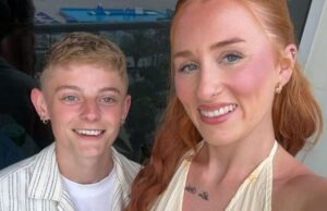 Minha namorada é 2 anos mais velha do que eu, mas ela parece um garoto de 13 anos! Millie Smith, 21, (foto à direita) do Reino Unido, recebeu uma onda de reação em seu canal Tiktok @MimiandChow, de pessoas que comentam que seu parceiro, Chelsea, 23, (foto à esquerda) parece um garoto de idade de 13 anos '' '.