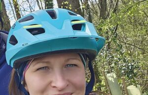 Walker de cachorro que é acusado de operar o ciclista de velocidade no canal dá seu lado da história – mas quem você acha que estava certo? Klaudia Mitura, foto, foi pressionada em um canal por um furioso caminhante de cachorro que alegou que deveria ter