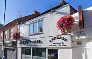 Moment ‘Dine e Dashers’ End of Indian Restaurant sem pagar após festas 200 £ curry, costeletas de cordeiro e pão naan Um grupo consumido e derrotado de Saffron Bangladesh e restaurante nepalês em Northampton em 4 de agosto