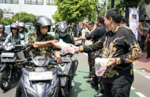 Momento Dirjenpas compartilhe 500 pacotes de alimentos grátis para a comunidade Momento Dirjenpas compartilhe 500 pacotes de alimentos grátis para a comunidade