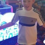 Shea Ryan, 10, (foto) poderia contornar a cerca incerta no local, a menos de 200 pés de um parque infantil de brincadeiras no Drumchapel de Glasgow em 16 de julho de 202020