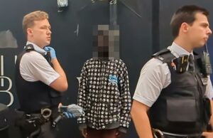 Mulher cega ficou “aterrorizada” quando a acomodação de migrantes a apenas metros no hotel Canary Wharf entrou em sua casa, a família revela Dizem que o homem entrou na casa depois de ser seguido por um grupo de homens na rua e me disse que