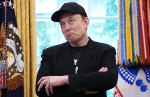 Mung Musng passou milhões para retornar ao bom Donald Trump Grace Mung Musng passou milhões para retornar ao bom Donald Trump Grace