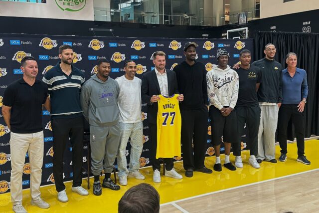 Extensão de contrato com a estrela da NBA Luka Doncic Lakers