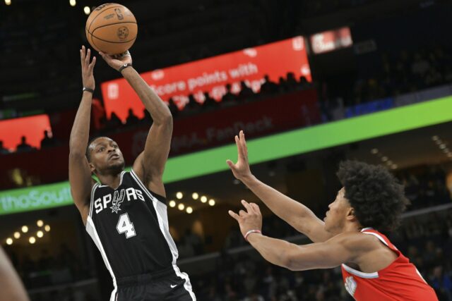 Deaaron Fox Spurs NBA
