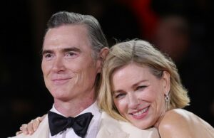 Naomi Watts e Billy Crudup Carga no organizador pessoal da Celebração do filme de Veneza Naomi Watts e parceiro Billy Crudup Wear desgaste de anéis correspondentes, especulação de casamento Spark