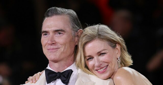 Naomi Watts e parceiro Billy Crudup Wear desgaste de anéis correspondentes, especulação de casamento Spark