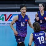 Nguyen Thi Bich Tuyen, do Vietnã, na AVC Challenge Cup 2024 contra o Cazaquistão