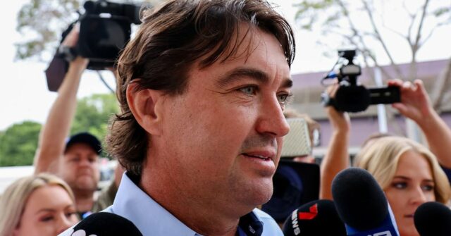 Matt Wright fora do tribunal local de Darwin. 7 de dezembro de 2023.