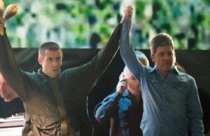 Noel Gallagher fala sobre o irmão Liam se reunindo na primeira entrevista após o Oasis Tour Oásis se apresenta no palco durante a noite de abertura de sua turnê ao vivo de 25 '.