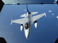 Nós nos rabiscam caças para interceptar o avião espião russo perto do Alasca Nós nos rabiscam caças para interceptar o avião espião russo perto do Alasca