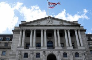 O Banco da Inglaterra deveu diminuir as taxas de juros pela quinta vez em um ano, apesar do medo da economia britânica da garganta: atualizações ao vivo O Banco da Inglaterra deveu diminuir as taxas de juros pela quinta vez em um ano, apesar do medo da economia britânica da garganta: atualizações ao vivo