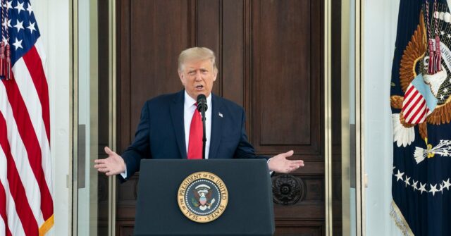 A estratégia de Trump de Tim Cook é simples, mas outro CEO pode ter dificuldade em copiá -la | Trump no pódio da Casa Branca