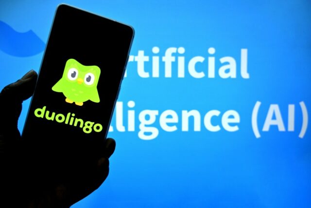 O CEO do Duolingo afirma



