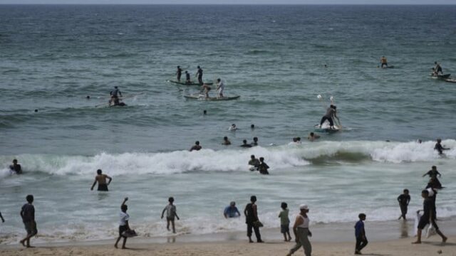 O Canadá cai 10 toneladas de ajuda para Gaza by air

