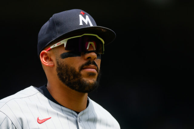 O Carlos Struck pergunta o comércio a Astros? Estrela, GM GM fornece caritidade

