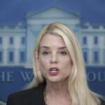 O DOJ sob Pam Bondi está agora em destaque depois que um ex -oficial do MAGA foi demitido