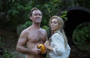 O Eden mostra a humanidade em sua forma mais não civilizada, com lindos atores em uma ilha. O Eden mostra a humanidade em sua forma mais não civilizada, com lindos atores em uma ilha.