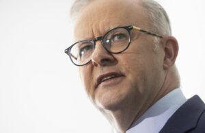 O Hamas recebe a decisão do governo albaneses de reconhecer o estado da Palestina O primeiro -ministro da Austrália, Anthony Albanese, fala com a mídia