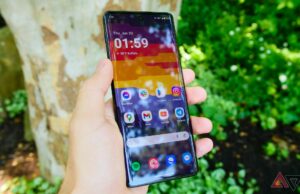 O Motorola Edge obtém um desconto substancial em um desconto de US $ 250 A borda da Motorola 2024 em um fundo branco