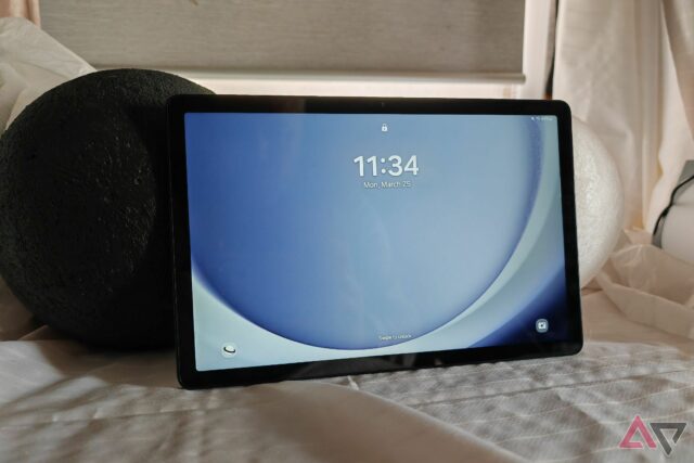 Uma renderização do Samsung Galaxy Tab A9+ no fundo branco