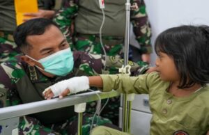 O TNI trouxe um helicóptero dentro de Papu O TNI trouxe um helicóptero dentro de Papu