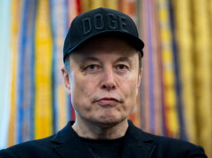 Elon Musk quer que você saiba que Sam Altman recebeu um reembolso por seu Tesla Roadster O X de Elon Musk poderia finalmente estabelecer um traje de indenização de US $ 500 milhões