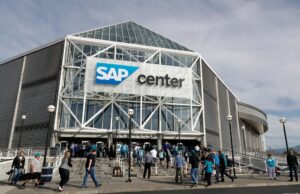 O acordo entre os tubarões, San Jose, bloqueia a equipe até 2051 e se compromete com as atualizações da arena na cidade O acordo entre os tubarões, San Jose, bloqueia a equipe até 2051 e se compromete com as atualizações da arena na cidade