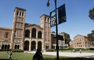 O administrador de Trump ordenou a restauração das partes do primeiro afetado pela UCLA O administrador de Trump ordenou a restauração das partes do primeiro afetado pela UCLA