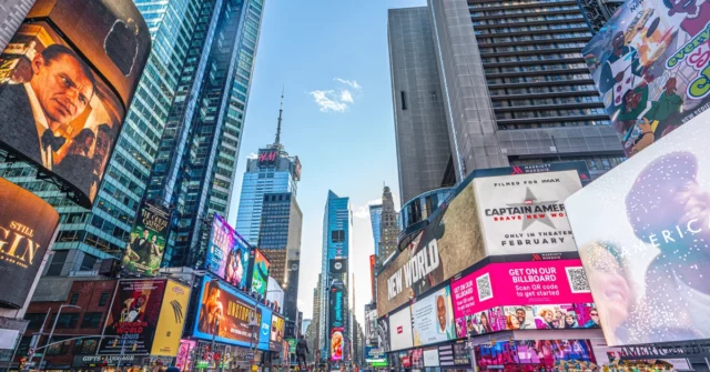 O adolescente abriu fogo na Times Square. Eles foram feridos

